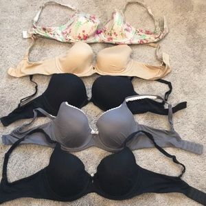 Set of 5 Victoria's Secret bras - 34D